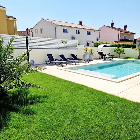 빌라 Kalina 풀라